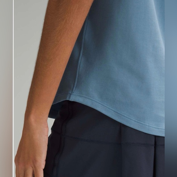 Lululemon Love V-Neck T-Shirt size 4 Utility blue tee - Picture 4 of 10